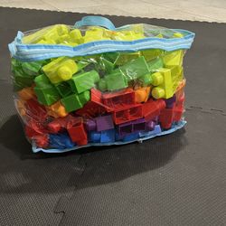 250Plastic Puzzle Building Blocks