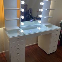 White Very Good Quality Vanity Set With Hollywood Mirror Included  34”Hx 58”Wx 22”L 