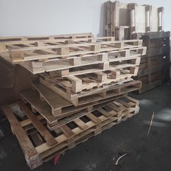 Free Wooden Pallets