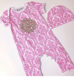 Unique Baby Girl Romper with matching het and sock 6-12 months