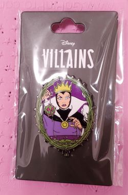 World Of Walt Disney Villains Evil Queen Framed Portrait Enamel Single Pin
Snow White and the Seven Dwarfs