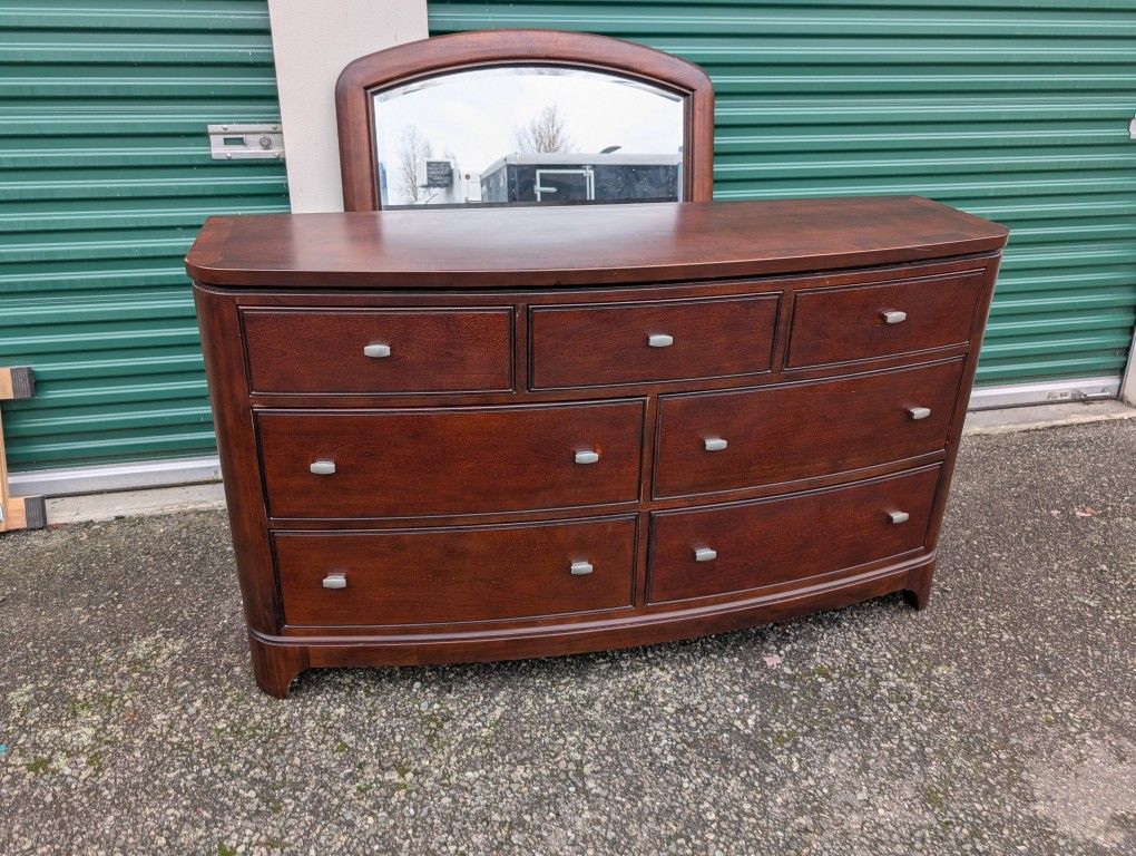 Curved Front 7 Drawer Wood Dresser With Mirror