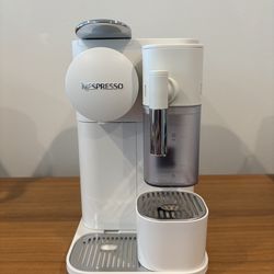 Lattissima One Nespresso - White