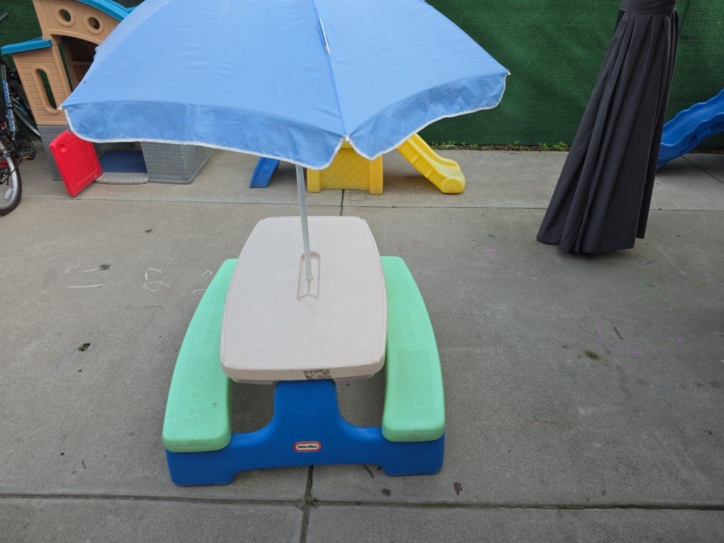 Little Tikes Table