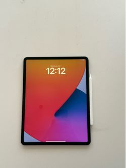 12.9 I Pad Pro (5th Generation) 128 GB Space Gray/ Apple Pencil Included!
