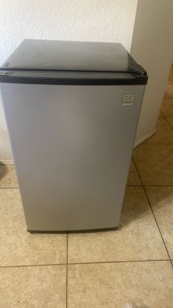 Daewoo compact 4.4 cubic fridge