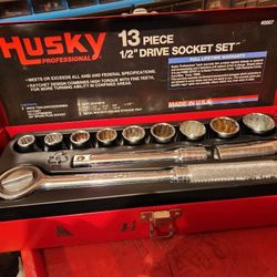 Husky 13pc. 1/2" drive socket set