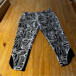Running Room Black and White Leggings