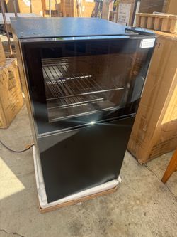 2.6 Cu.Ft Beverage Refrigerator & Mini Fridge with Freezer
