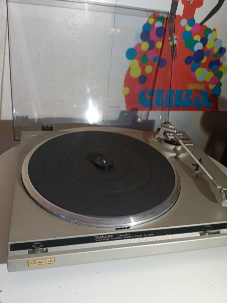Vintage Technics Model Sl-200 Turntable/ Record Player