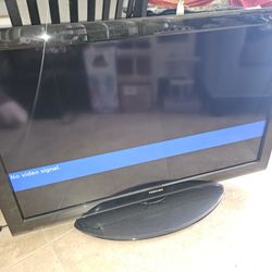 Toshiba LCD 40 In 1080 HDTV