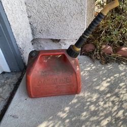 Rubbermaid 2.5 Gallon Gas Container 