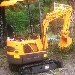 For Sale Amazing Machine Excavator Crowler For Odd Job & Narrow Palaces Complete The Task