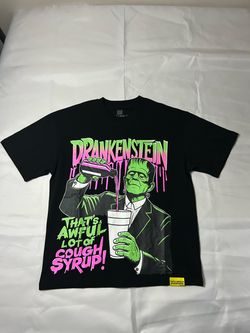 Men’s Graphic Tees — Great Condition