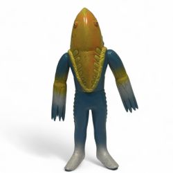 Vintage 1983 Bandai Japan Ultraman Alien Metron Soft Vinyl Sofubi Figure