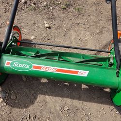 Scott's Manual Lawn Mower