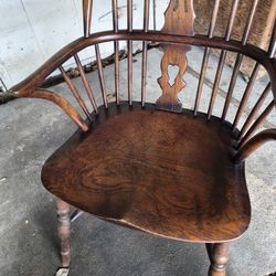 ANTIQUE BRITISH WINDSOR ARMCHAIR 