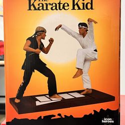 Karate Kid Daniel vs. Johnny All-Valley Statue Set