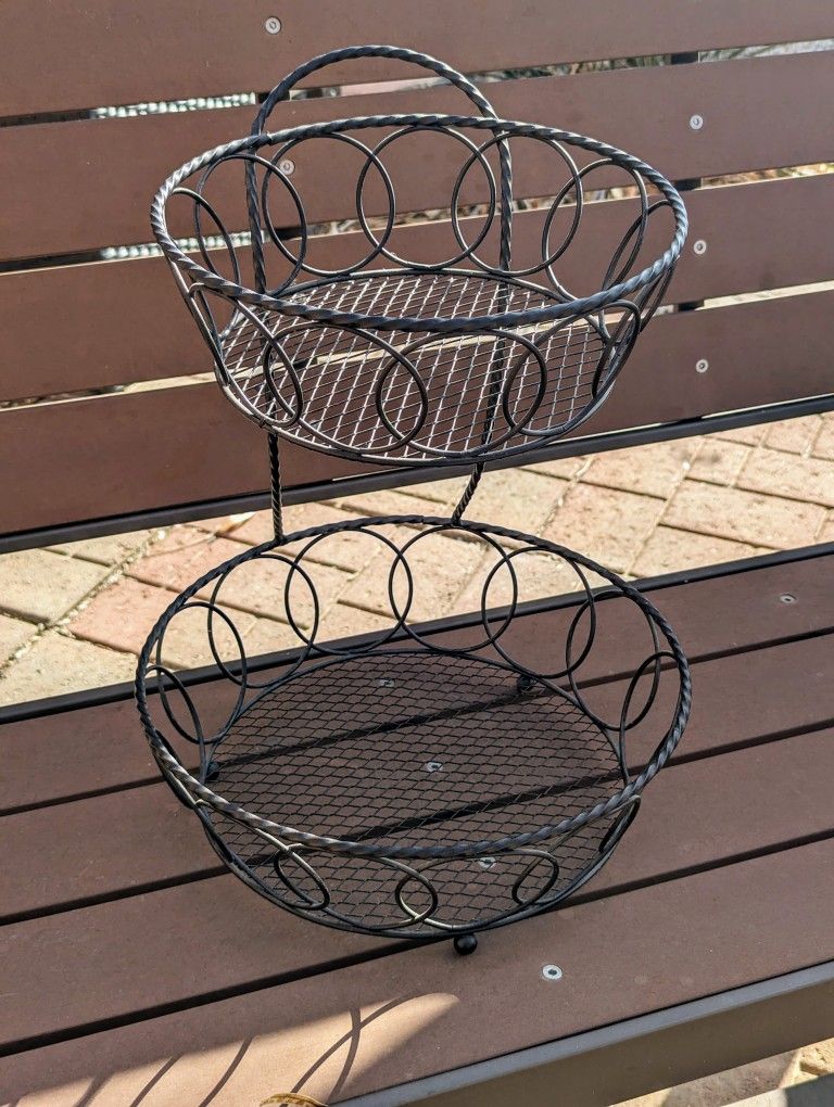 2-Level Fruit Basket in Great Condition - Original Owner 