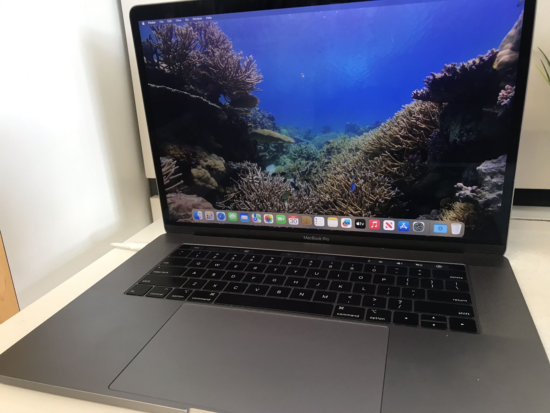 MacBook Pro TouchBar 15"