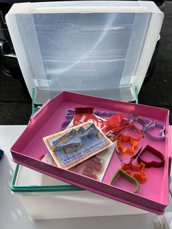 Tupperware Cake Container 