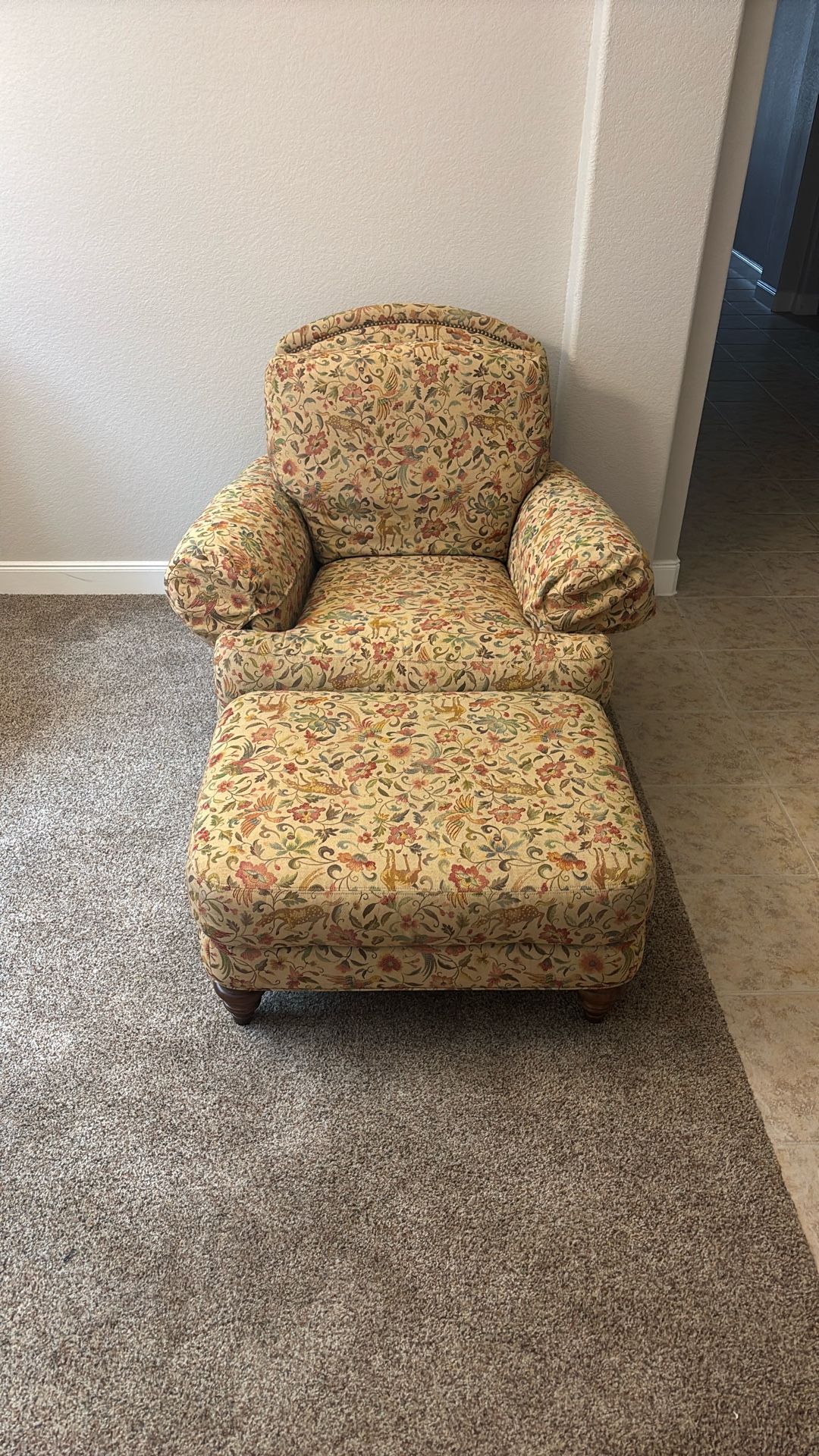 Chair With Ottoman