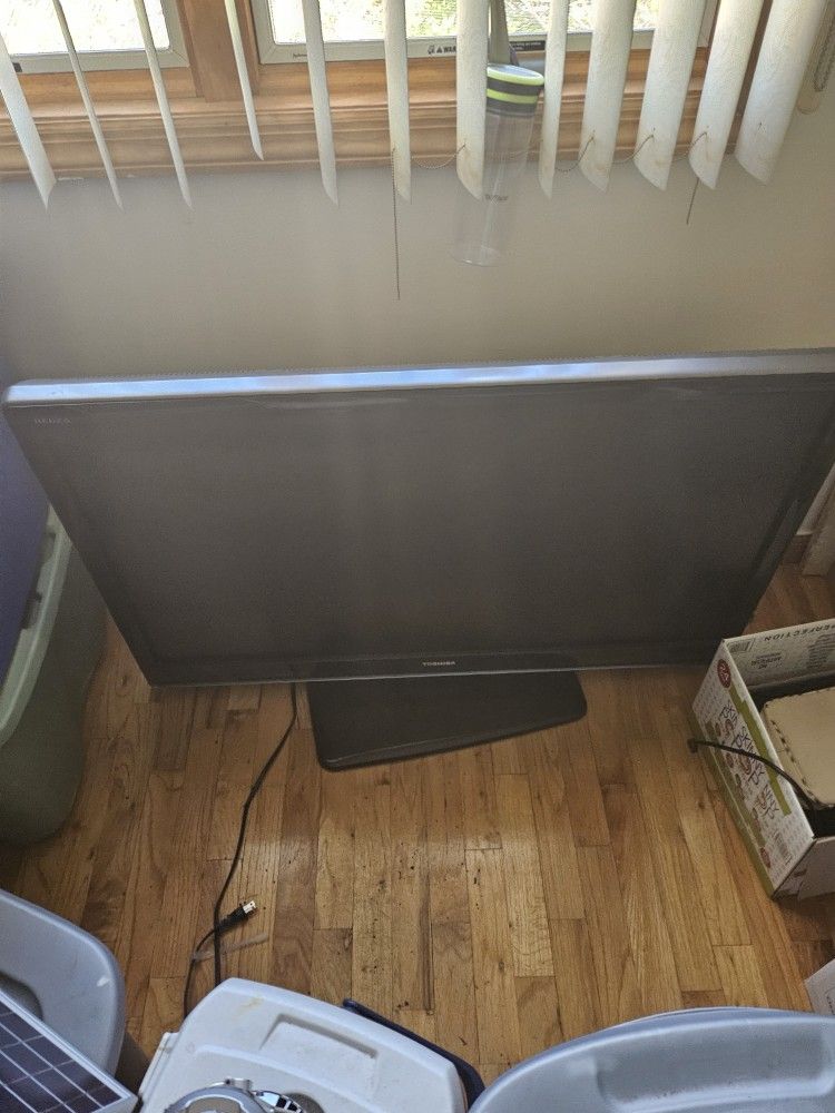 Toshiba TV  43 Inch Screen