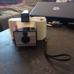 Kodak Polaroid Land Camera Swinger Model 20