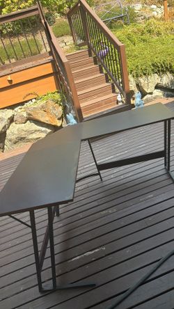Computer desk