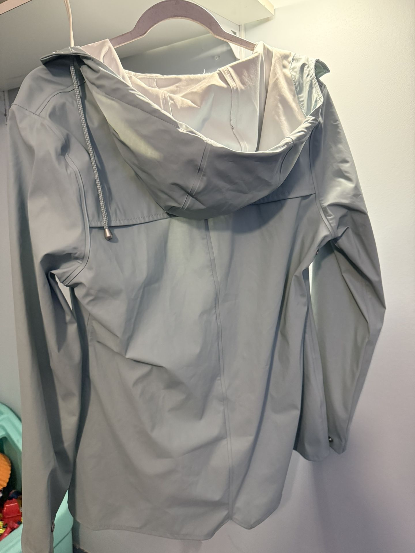 Very sleek Popular rain jacket