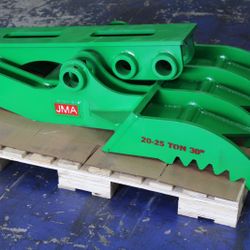 Excavator Caterpillar Weld-On Manual Thumb, Fits All Machine That Weight 20 To 25 Tons