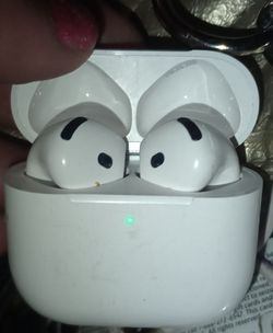 Apple airpods 4 (real not replicas!!)