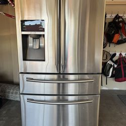 Samsung Refrigerator Freezer w In-door Water & icemaker