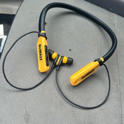 Dewalt headphones 