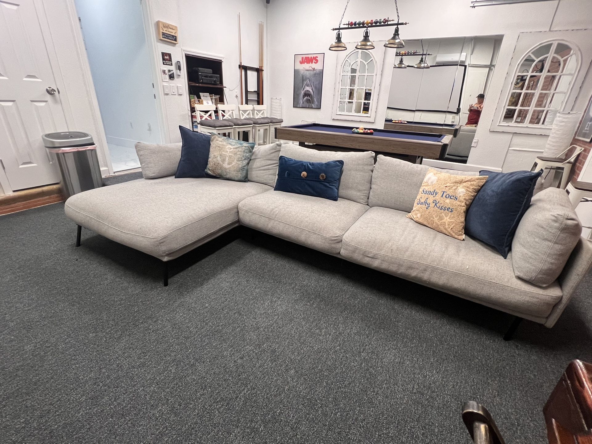  Modern Gray Sectional Sofa – Clean, Spacious & Comfy (Excellent Condition)
