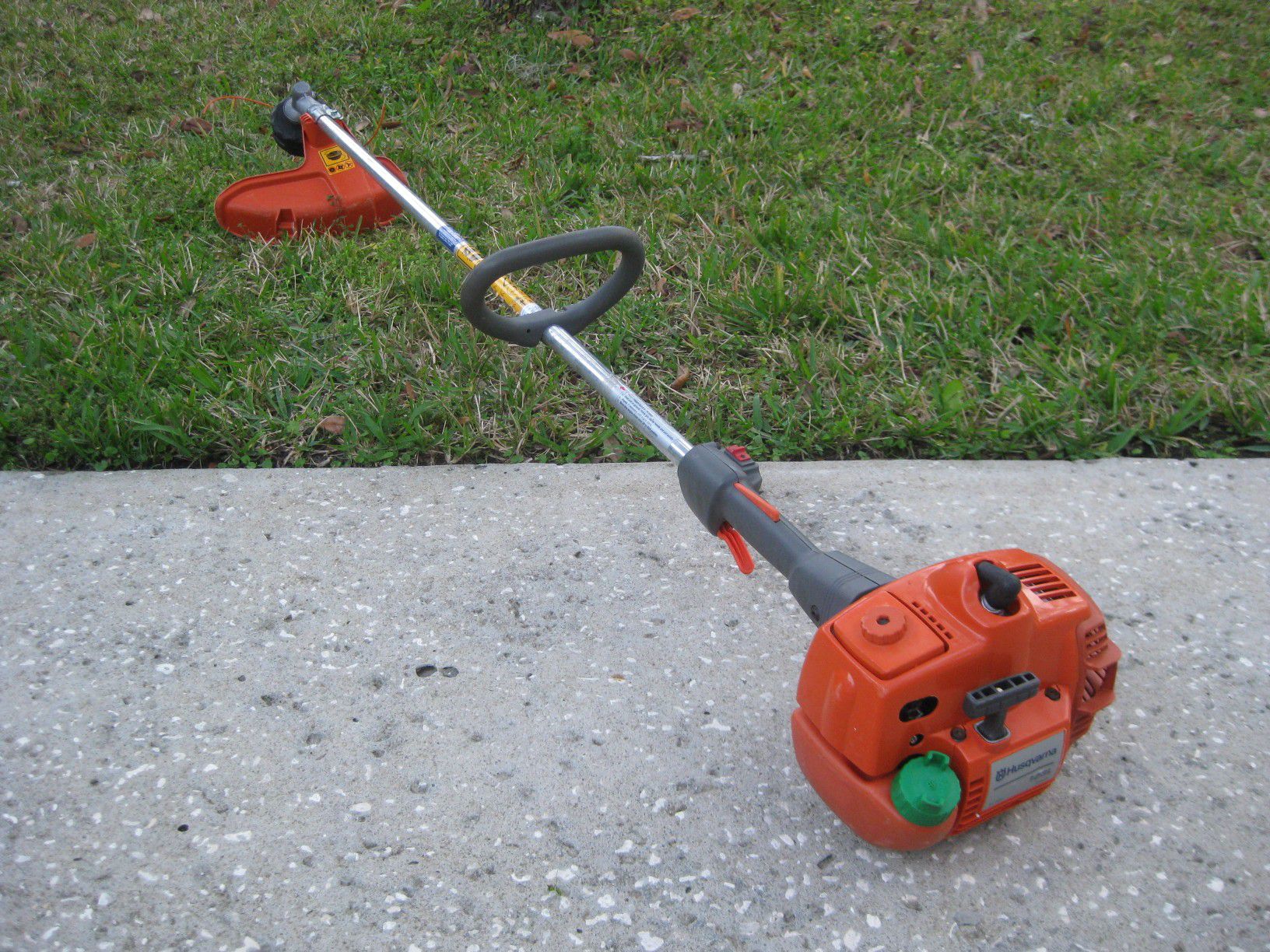 Husqvarna 123L Commercial Weedeater