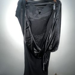 Black Sleeveless Mother Of Gown