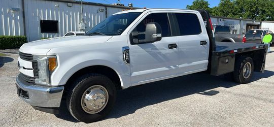 2017 Ford F-350 Chassis