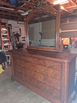 9 Drawer  Dresser