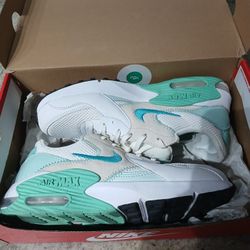 Nike Sneakers White/Mint Like New