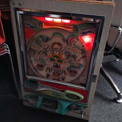 Vintage Hokoku Pachinko Machine ** TURNS ON ** BUT READ **
