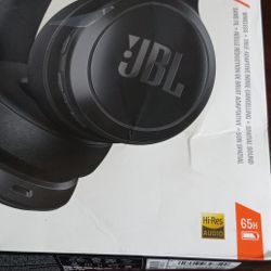 Jbl Live 670NC Wireless True Adaptive Noise Canceling Spatial Sound Headphones