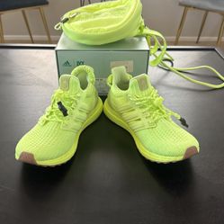 Ivy Park X Ultra boost ‘RES Yellow’ With Waist Bag