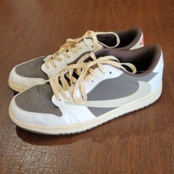 Nike Air Jordan 1 Low x Travis Scott Reverse Mocha Size 13 DM7866-162. 
Wore once , inside the house. Perfect, like new, please see photos for 
detail
