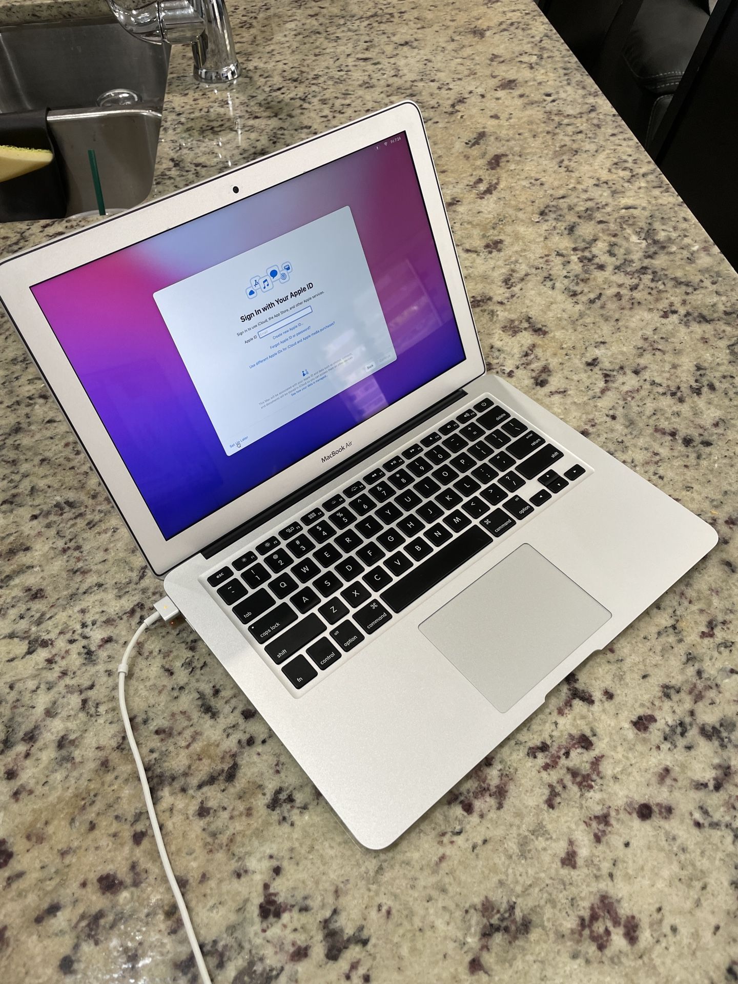 Apple MacBook Air 13" (Early 2015) for Sale in Princeton, FL - OfferUp