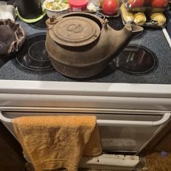 Antique Dutch Oven 