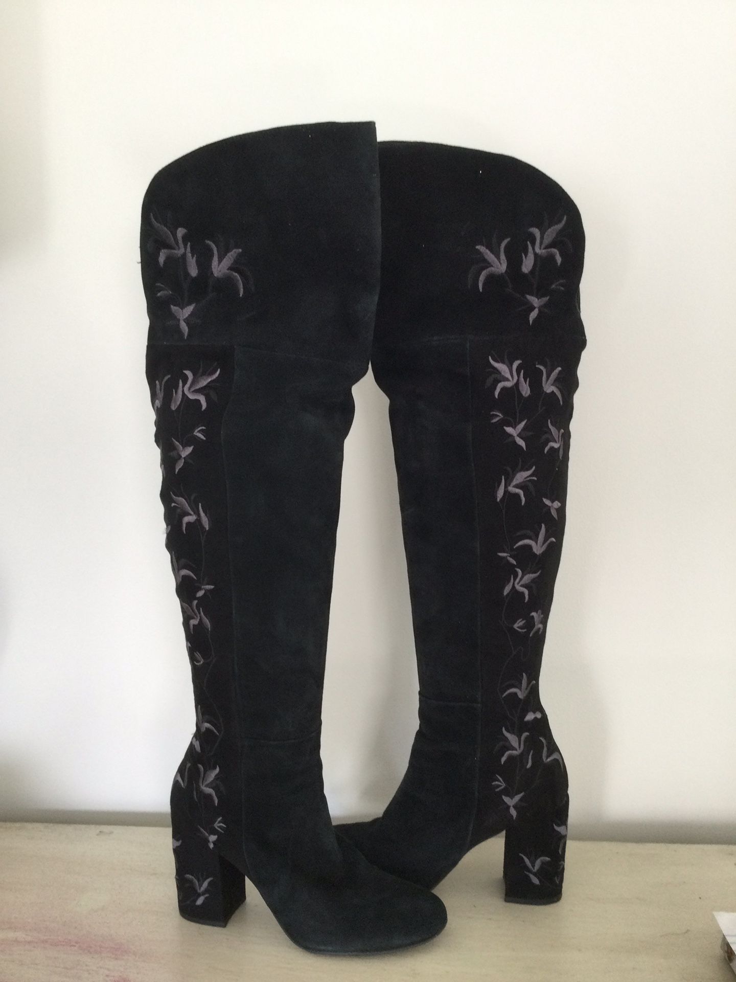 Booths Over The Knee Black Suede Hight Heels Size 6 