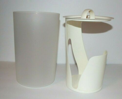 $25.00 New In Bag Tupperware Bagel/donut storage container