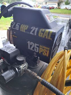 AIR COMPRESSOR WITH OIL