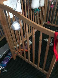 Toddler Bed / Convertible Bed.  Use To Be Crib.  Delivery.  Make An Offer